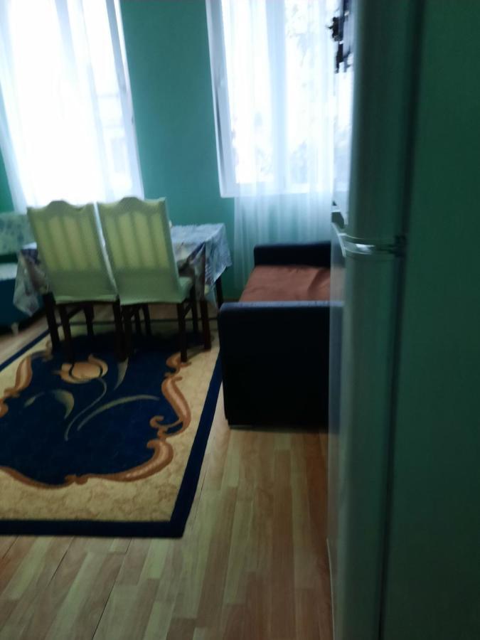 Homestay Izolda Batumi Exterior foto