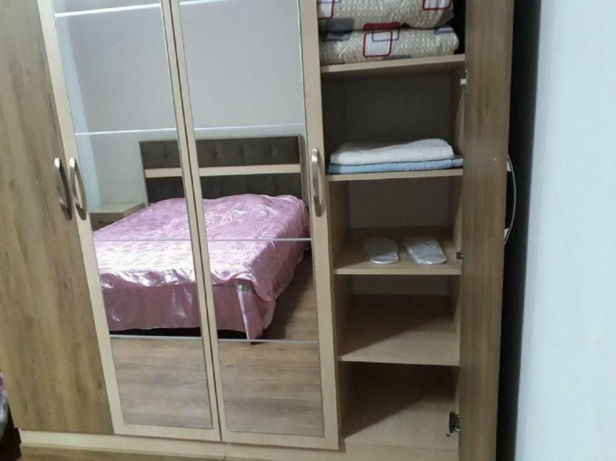 Homestay Izolda Batumi Exterior foto